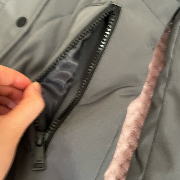 1 Madison Expedition EUC Size S Down Parka - Picture 8 of 10